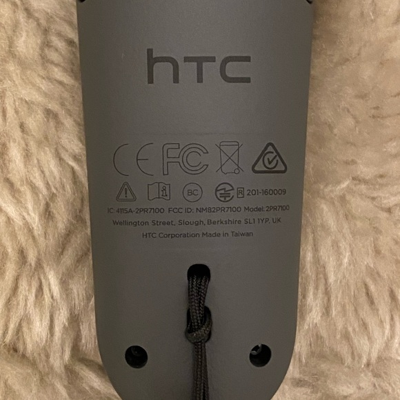 HTC Vive Controllers - Picture 3 of 3